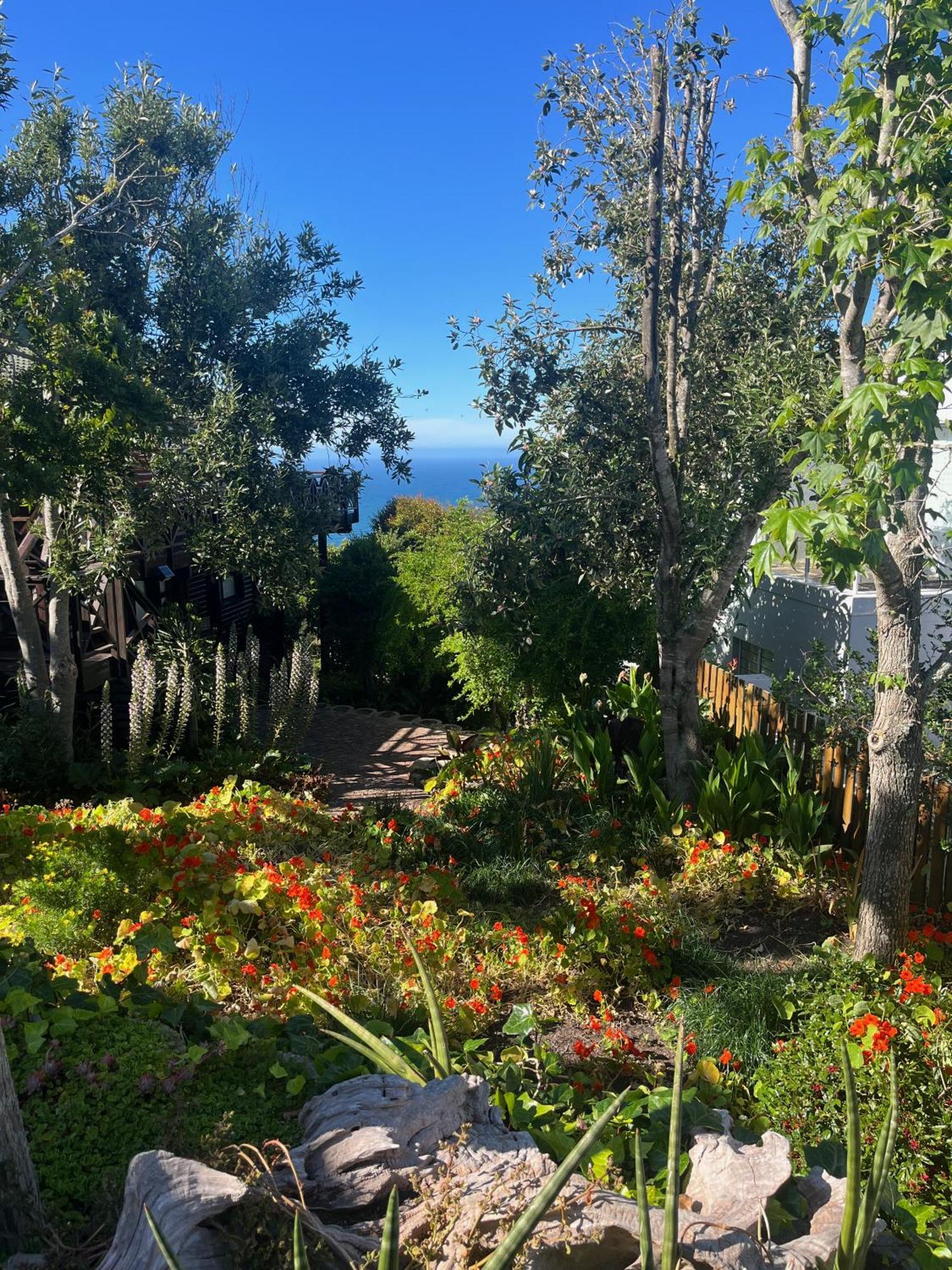 Peaceful Guest Suite With Balcony Views And Garden Setting ブレントン・オン・シー エクステリア 写真