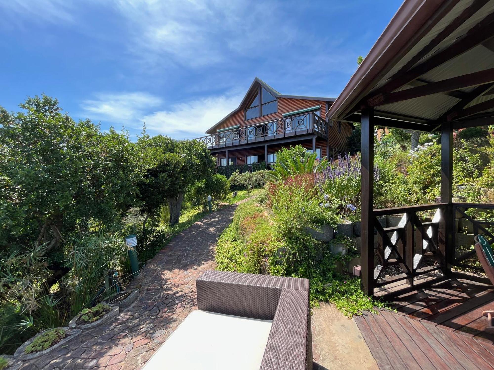 Peaceful Guest Suite With Balcony Views And Garden Setting ブレントン・オン・シー エクステリア 写真