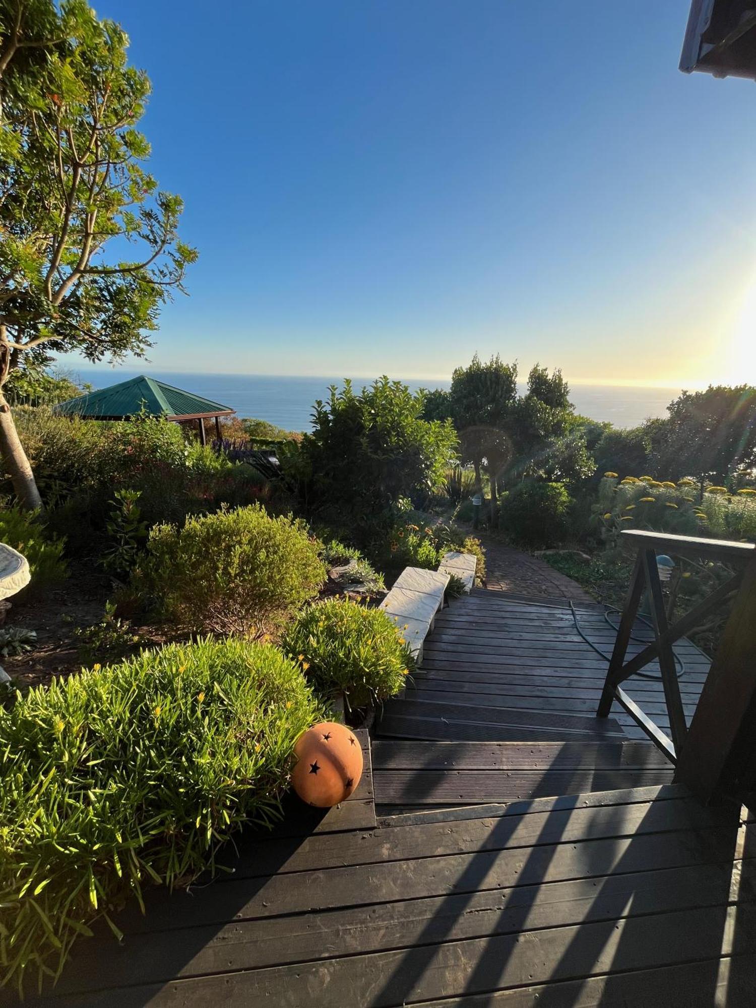 Peaceful Guest Suite With Balcony Views And Garden Setting ブレントン・オン・シー エクステリア 写真