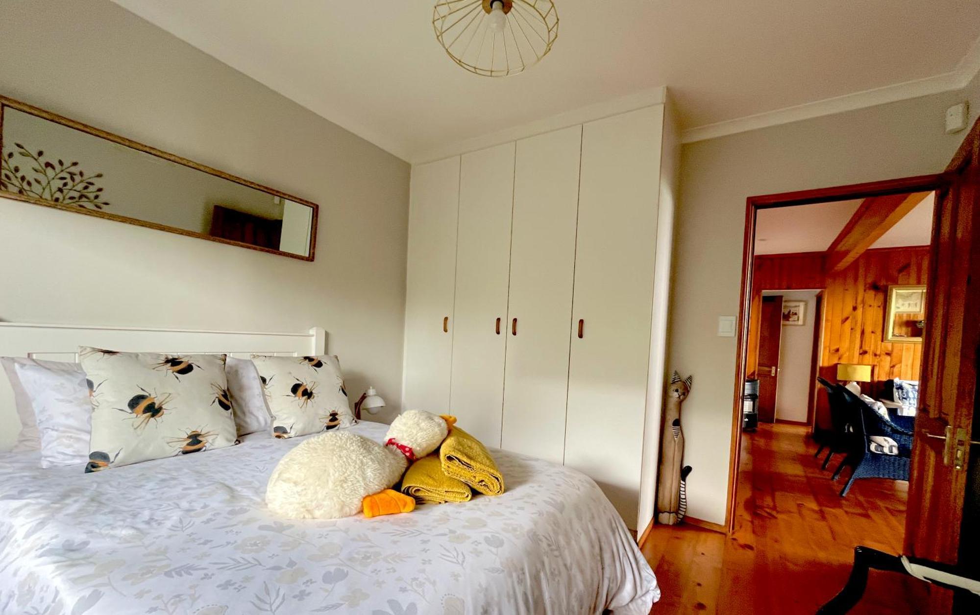 Peaceful Guest Suite With Balcony Views And Garden Setting ブレントン・オン・シー エクステリア 写真