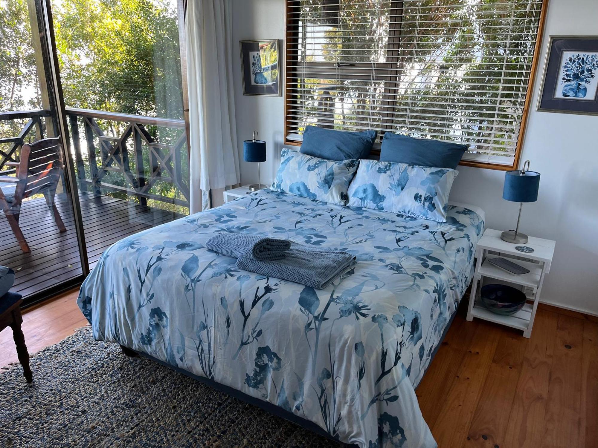 Peaceful Guest Suite With Balcony Views And Garden Setting ブレントン・オン・シー エクステリア 写真